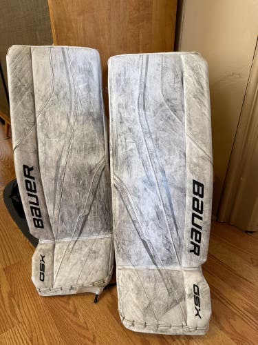 Medium Bauer GSX Goalie Leg Pads (Used)