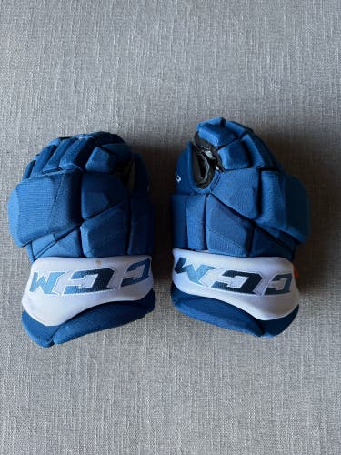 CCM HGPJSPP Gloves 13" (Game Used Colorado Avalanche)