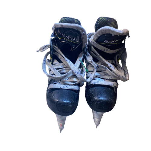 Used Bauer M40 Junior Hockey Skate Junior 02 11706-S000386240