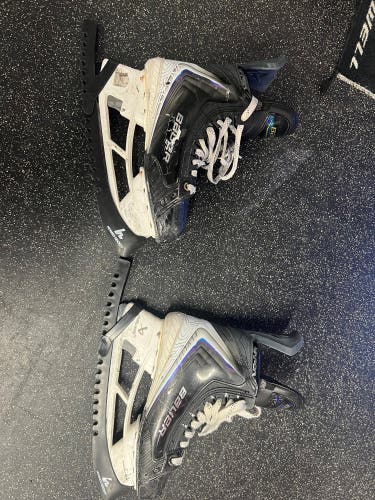 2025 Bauer Vapor Flylite Hockey Skates Regular Width 7.5 (Used)