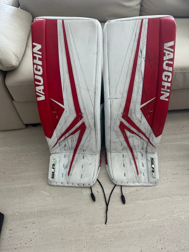 33" Vaughn SLR4 Pro Goalie Leg Pads (Used)