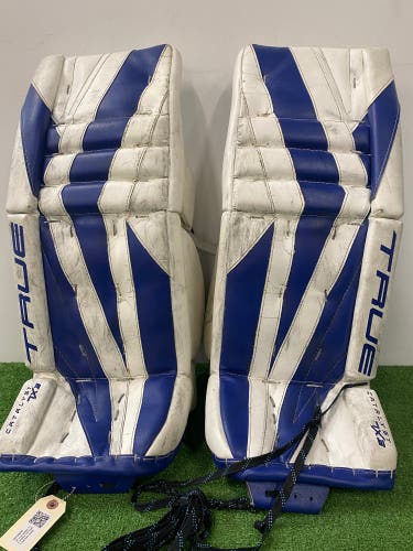 29" Intermediate True Catalyst 7X3 Goalie Leg Pads (Used)