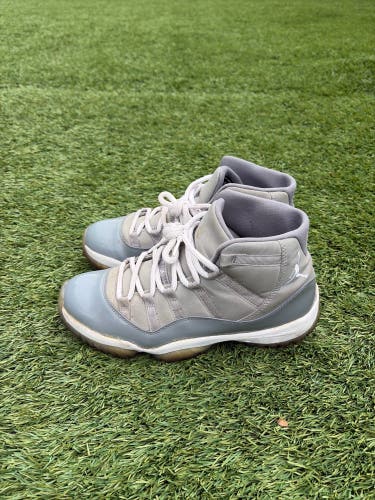 Men's Size M 9.5 (W 10.5) Air Jordan Shoes (Used)