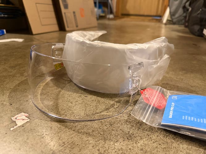Bauer HDO Pro Clip (New) plus backup visor