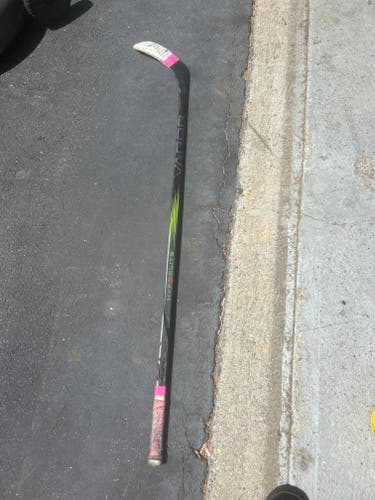 Intermediate Bauer Vapor Hyperlite 2 Right Handed Hockey Stick 50 Flex (Used)