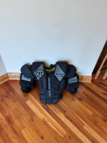 Large/Extra Large Warrior Ritual XP Goalie Chest Protector (Used)