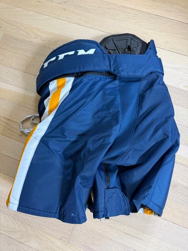 Junior Small CCM Tacks Hockey Pants (Used) like new