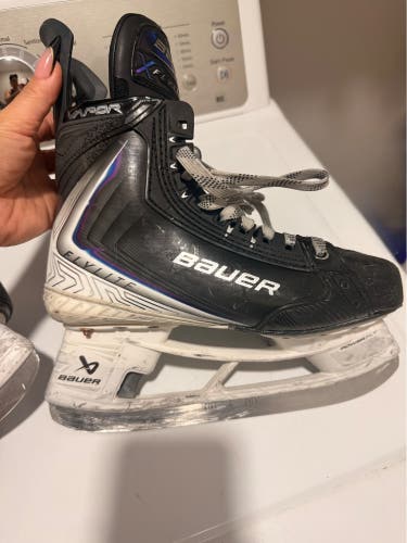 2025 Bauer Vapor Flylite Hockey Skates 6 (Used)