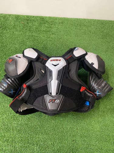 Medium Junior CCM JetSpeed FT8 Shoulder Pads (Used)