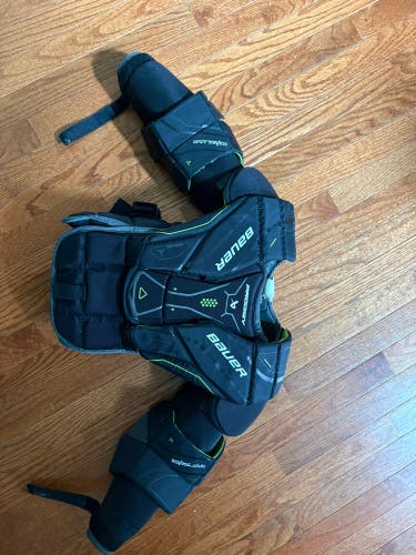 Large/Extra Large Bauer Prodigy Goalie Chest Protector (Used)