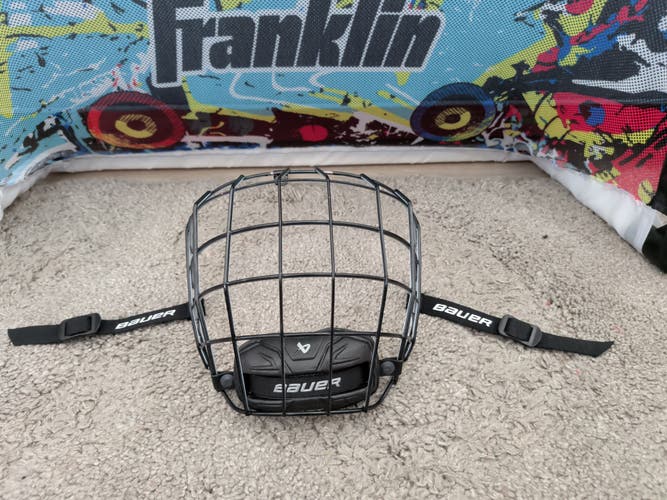 Bauer Oreo DCT True Vision Full Cage Medium (Used)