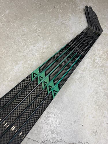 5 Pack 85 Flex P28 Senior Warrior Alpha LX3 Left Hand Hockey Stick Pro Stock (New)