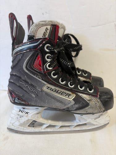 Black/Gray Bauer Vapor X60 Hockey Skates Regular Width Size 1.5 (Used)