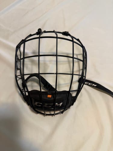 Large CCM FM780 Full Cage (Used)