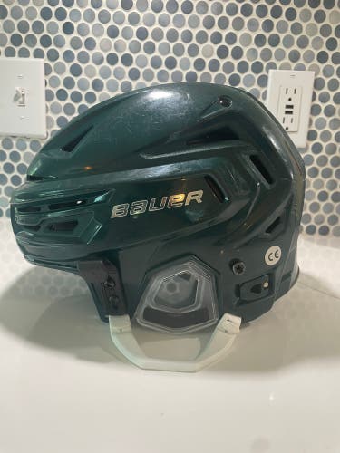 Medium Bauer Re-Akt 155 Helmet (Used)