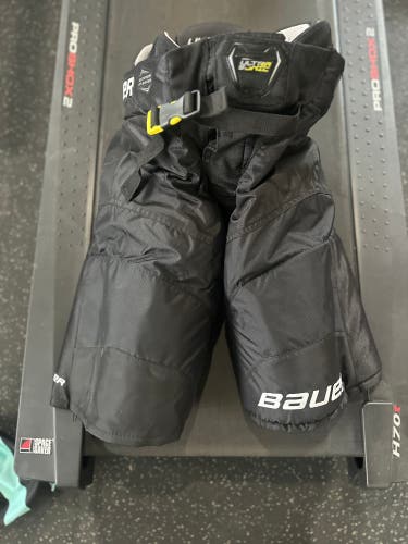 Senior Large Bauer Supreme Ultrasonic Hockey Pants (New without tags)