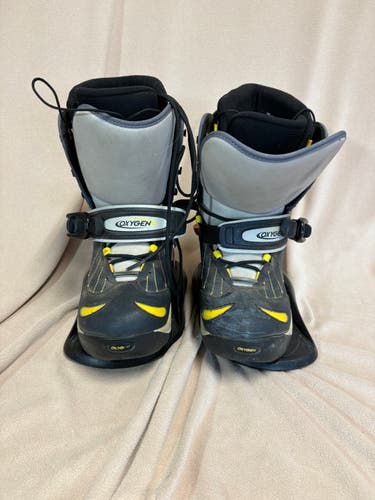 Oxygen Unisex Size M 9.0 (W 10.0) Snowboard Boots Medium Flex All Mountain (Used)