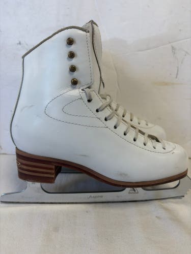 Jackson Ultima Premiere Figure Skates C Adult 7 (Used)