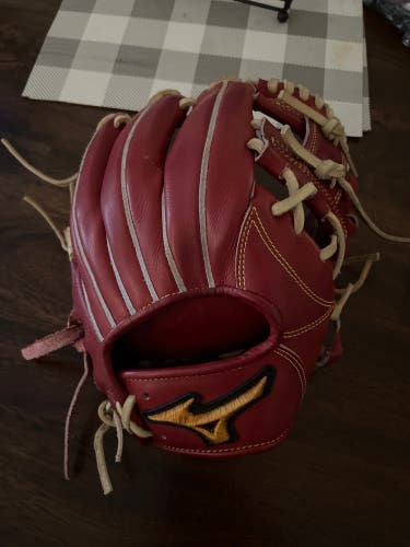 Mizuno Pro Classic RH Infield Baseball Glove 11.5" (Used)
