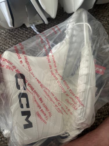 CCM Extreme Flex 7.9 Regular (New)