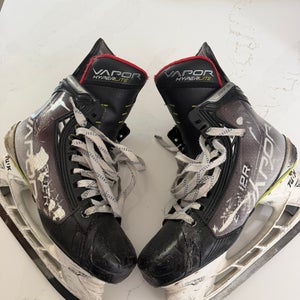 Black/White 2021 Bauer Vapor Hyperlite Hockey Skates Regular Width 8.5 (Used)