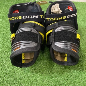 Junior Large CCM Tacks AS-V Pro Elbow Pads (Used)