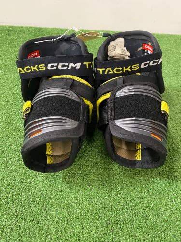 Junior Large CCM Tacks AS-V Pro Elbow Pads (Used)