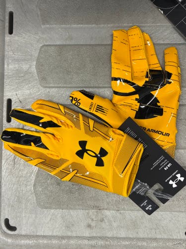 XL Adult Under Armour Gloves (New)