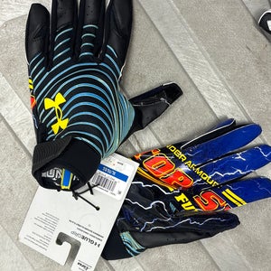 XL Adult Under Armour Gloves (New)