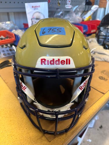 USED RIDDELL FLEX ADULT HELMET - MEDIUM - VEGAS GOLD