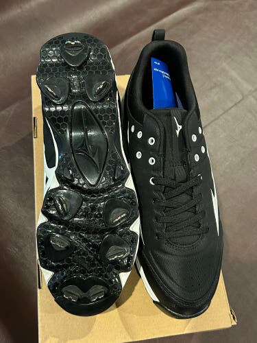 Black Men's Size M 8.0 (W 9.0) Adult Mizuno Ambition Low Top Metal (New)