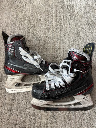 Intermediate Bauer Vapor XLTX Pro Hockey Skates Regular Width Size 4.5 (Used)