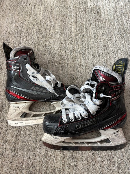 Intermediate Bauer Vapor XLTX Pro Hockey Skates Regular Width Size 4.5 (Used)