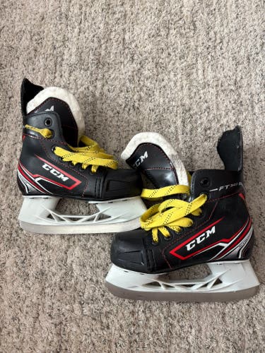 Youth CCM JetSpeed FT340 Hockey Skates Regular Width 11 (Used)