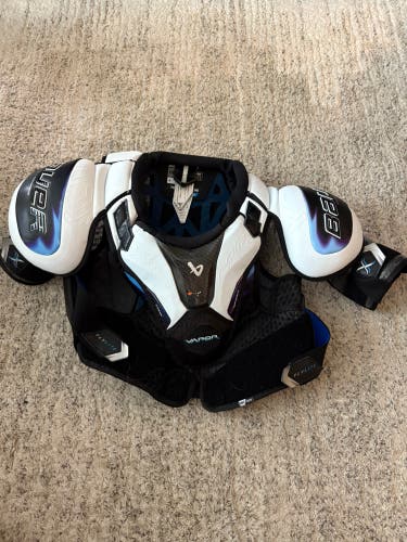 Medium Intermediate Bauer Vapor Flylite Shoulder Pads (Used)