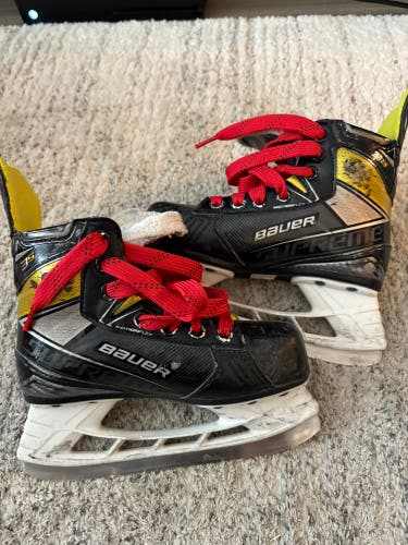 Youth Bauer Supreme 3S Hockey Skates Regular Width 13 (Used)