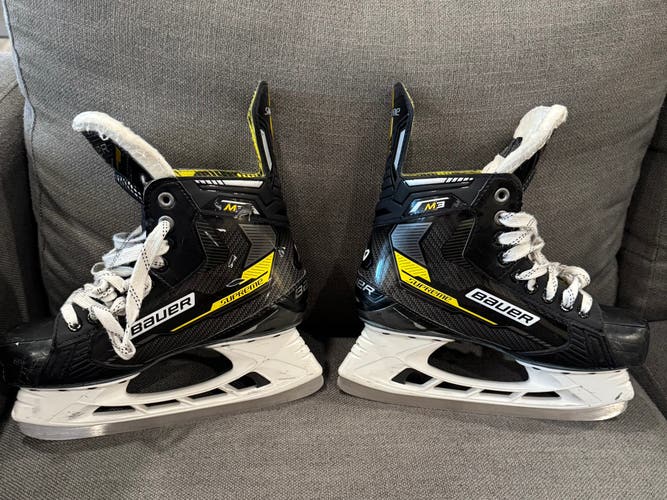 Black/Yellow 2022 Bauer Supreme M3 Hockey Skates Size 5.5 (Used)