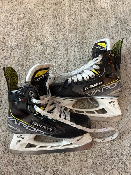 Junior Bauer Vapor 3X Hockey Skates Regular Width Size 2.5 (Used)