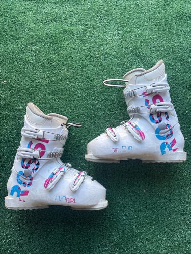 Kid's Rossignol Fun Girl Ski Boots (Used) | Mondo 24.5 (285mm)