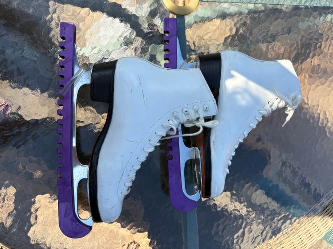 Riedell Women's Figure Skates AA Adult 6 (Used)