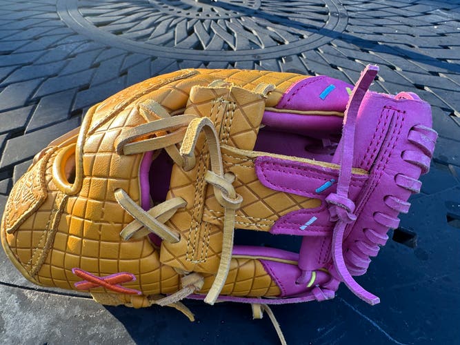 2025 RH Baseball Glove 11.5" (Used)
