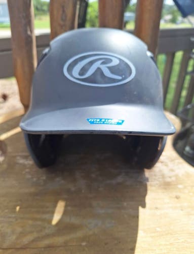 Gray Junior Rawlings R16 Batting Helmet 6 3/8-7 1/8 (Used)