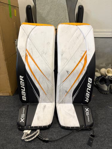 Large Bauer Vapor X5 Pro Goalie Leg Pads (Used)