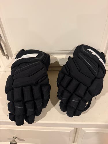 True Catalyst 9x Gloves Pro Stock | Senior 14"