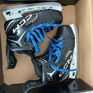 CCM Tacks XF 80 Hockey Skates Regular Width Size 4 (New)