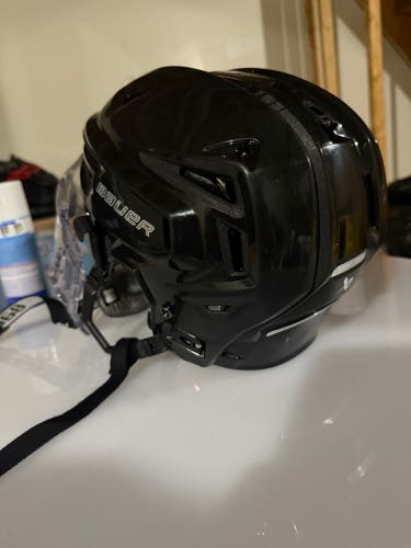 Medium Bauer Re-Akt 155 Helmet (Used)