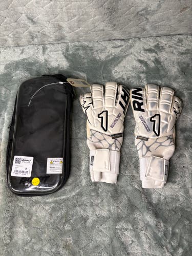 Rinat Santoloco Pro AD Size 9 Goalie Gloves (Used)