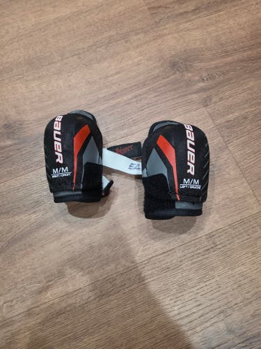 Youth Medium Bauer Lil Sport Elbow Pads (Used)
