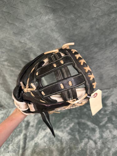 Black Mizuno Supreme RH Catcher's Softball Glove 33" (Used)