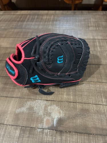 Wilson Flash RH Softball Glove 11" (New)